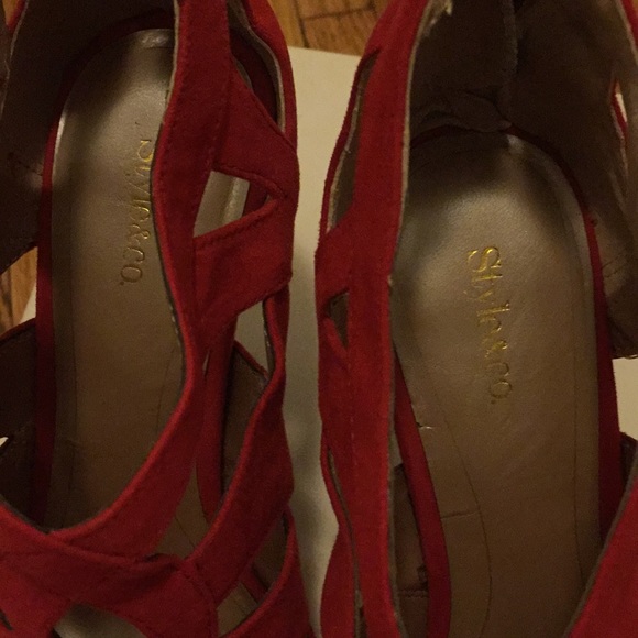 Red Style & Co Pumps - Picture 3 of 4